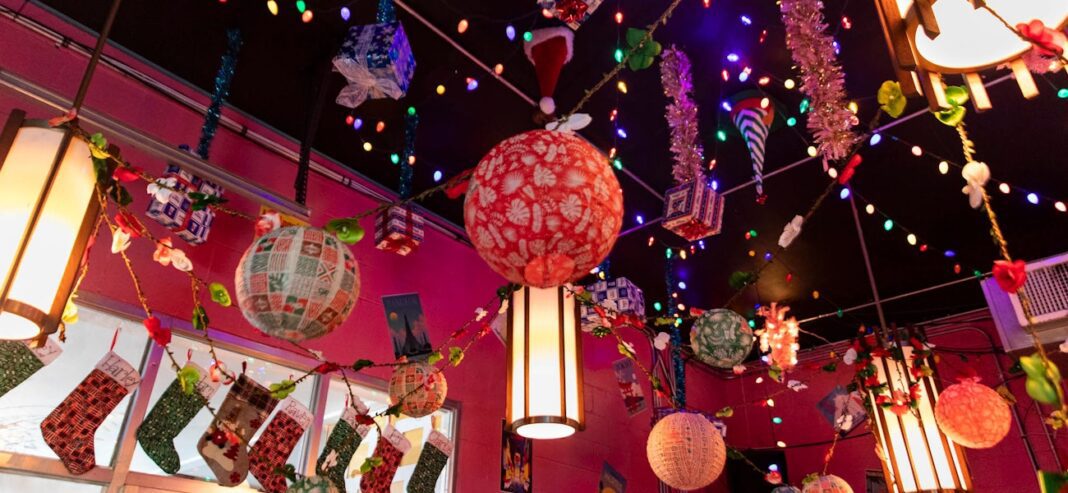 PelicanToMarsChristmas-4